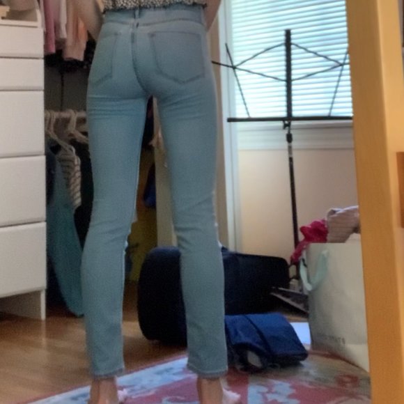 H&M Light Wash Denim Jeans - Picture 3 of 4
